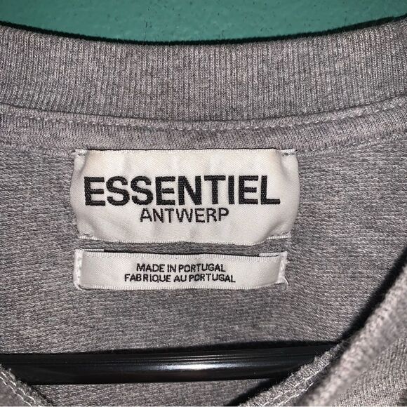 Essential Antwerp Anthropology Crewneck Small - Picture 2 of 4